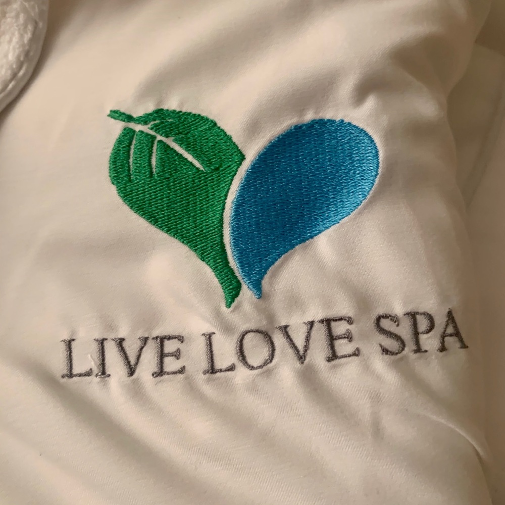Plush Spa Robe - Picture 2 of 3